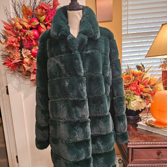 BCBG MAXAZRIA Womens  Faux Fur  Coat X/ Large - Picture 1 of 10